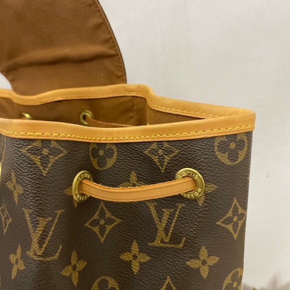 SOLD ON INSTAGRAM PAGE. LOUIS VUITTON MONTSOURIS GM BACKPACK - Picture 12 of 16